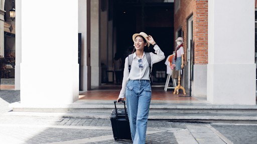 How Do I Find Culturally Tailored Destination Guides